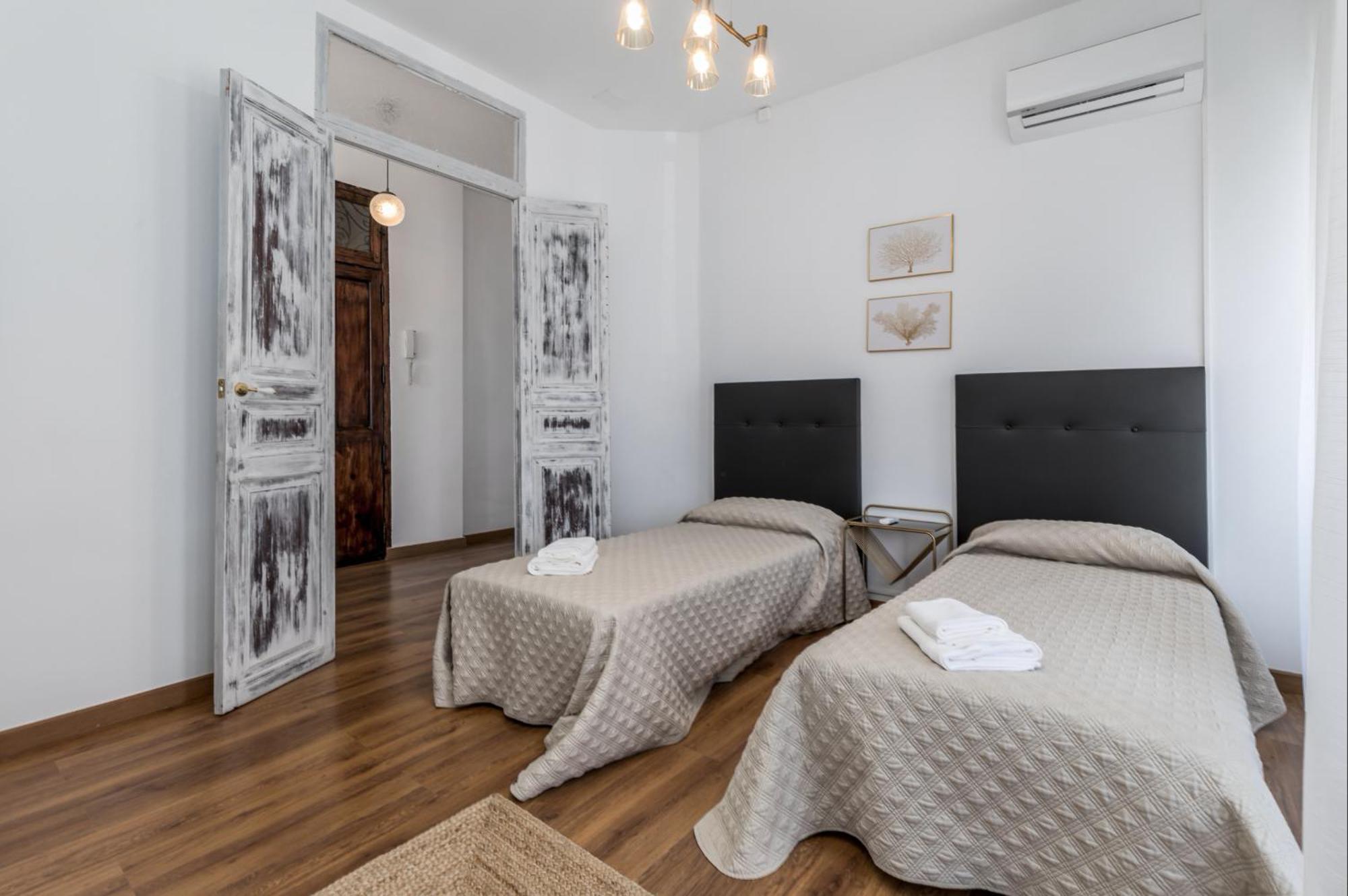 New Calabuig Apartaments Valencia Eksteriør bilde